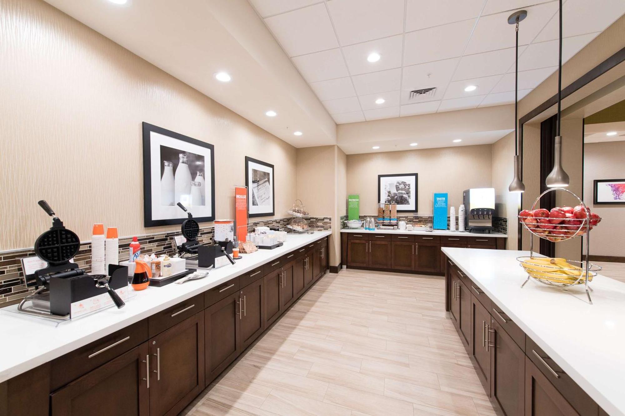 Hampton Inn And Suites Fayetteville, Nc Экстерьер фото